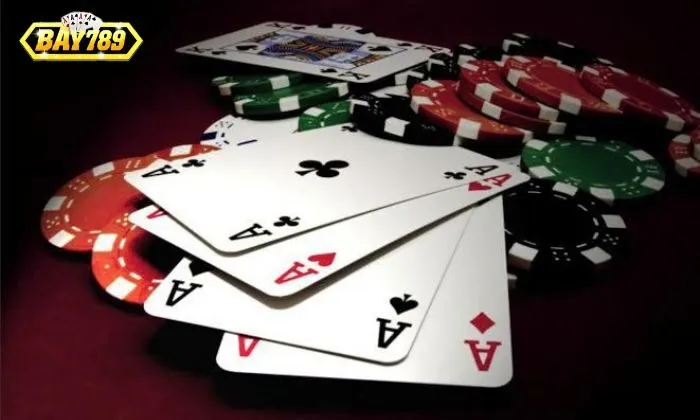 Cố gắng chủ động đánh bài để không bị chết tùng